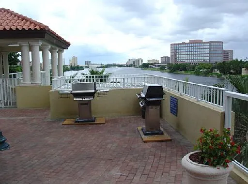 1 bed, 685 sqft, $1,900 — Photo 4