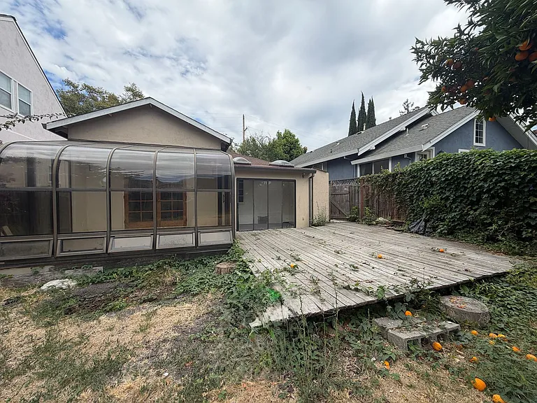 1351 Magnolia Ave — Photo 2