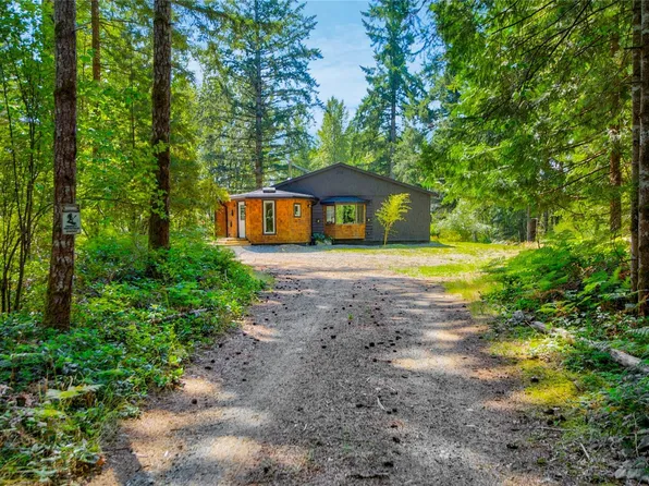 3569 Macaulay Rd, Comox Valley, BC V9J 1E4