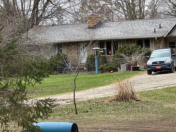 2nd image of 10270 Cedar Lake Rd
