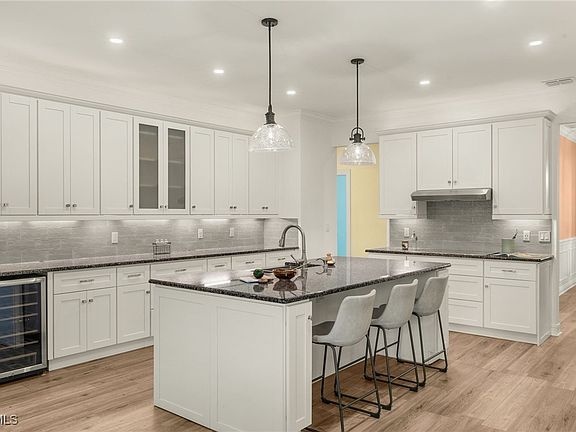 3rd image of 11650 Timberline Cir