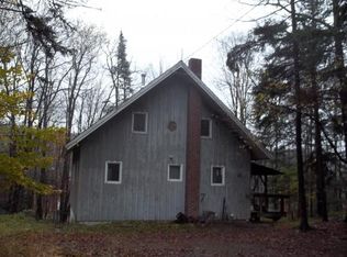 22 Stable Rd, Wilmington, VT 05363