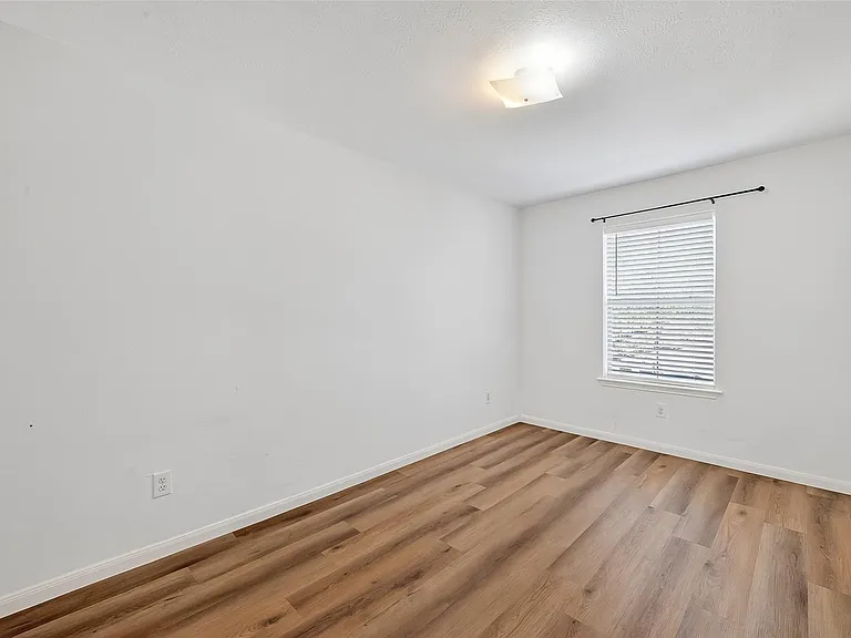 8366 Golf Green Cir — Photo 19