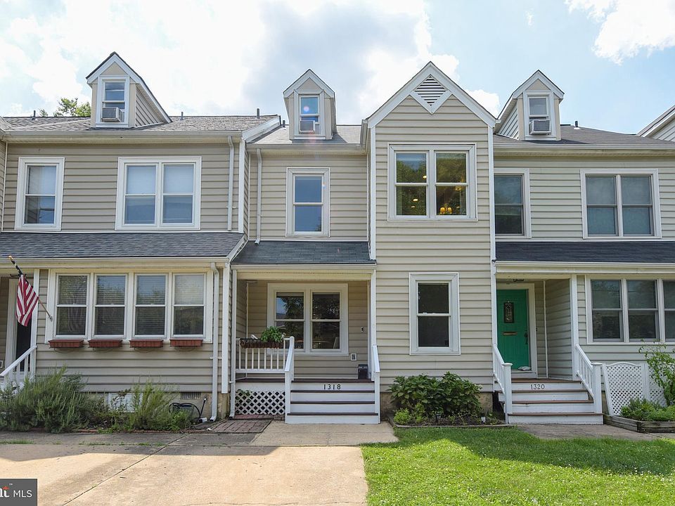 1st image of 1318 Dewitt Ave