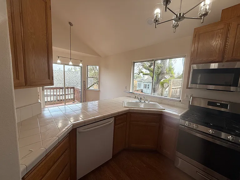 235 Katie Ln — Photo 6