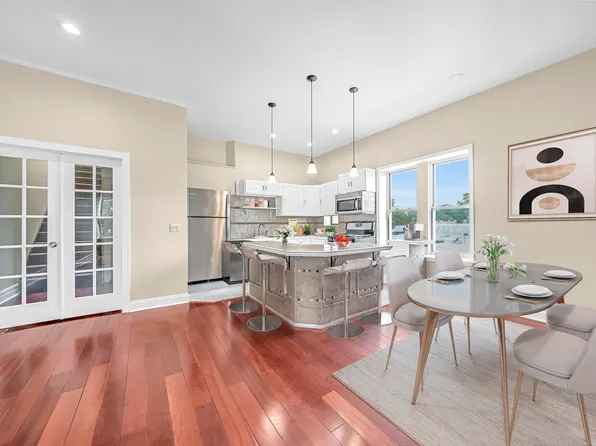 240 Clendenny Avenue image 9 of 40