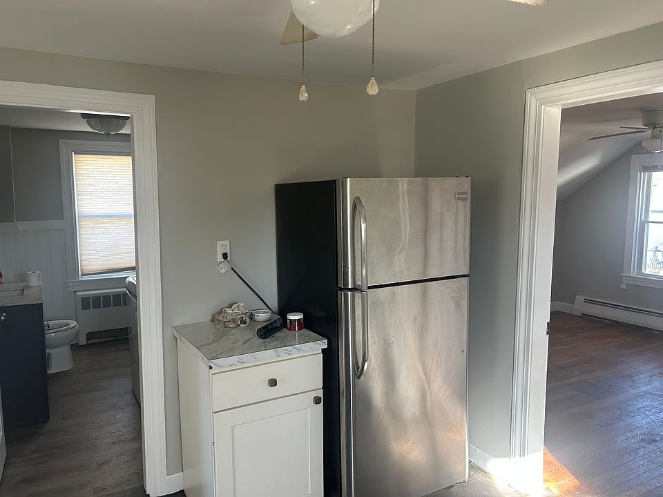 1st image of 9 Alden St Floor 2