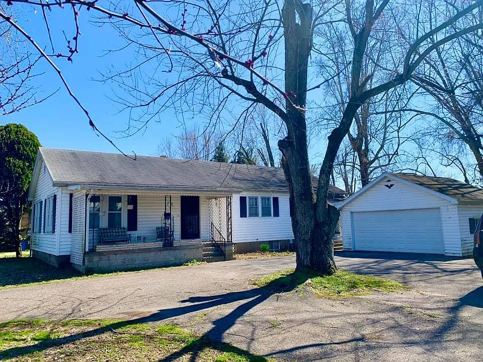 4223 E State Road 66 photo 1