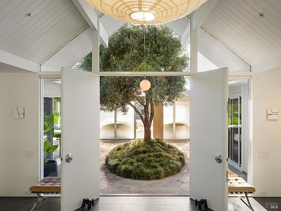 4th image of 130 Mount Whitney Court