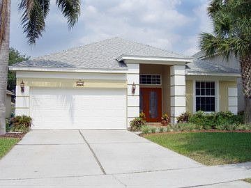 2nd image of 961 N Lake Claire Cir