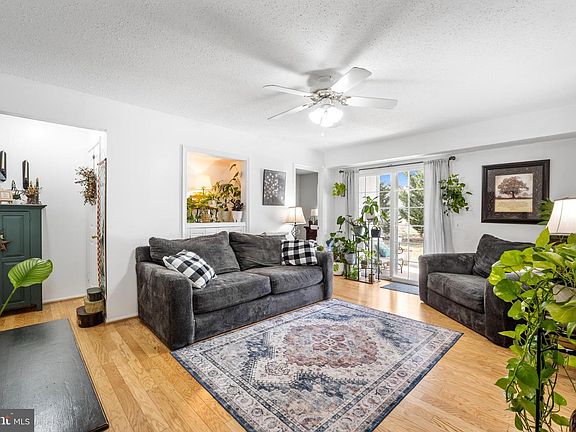 4th image of 107 Fort Evans Rd NE #B