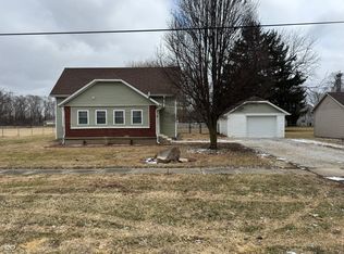 305 N Market St, Waynetown, IN 47990