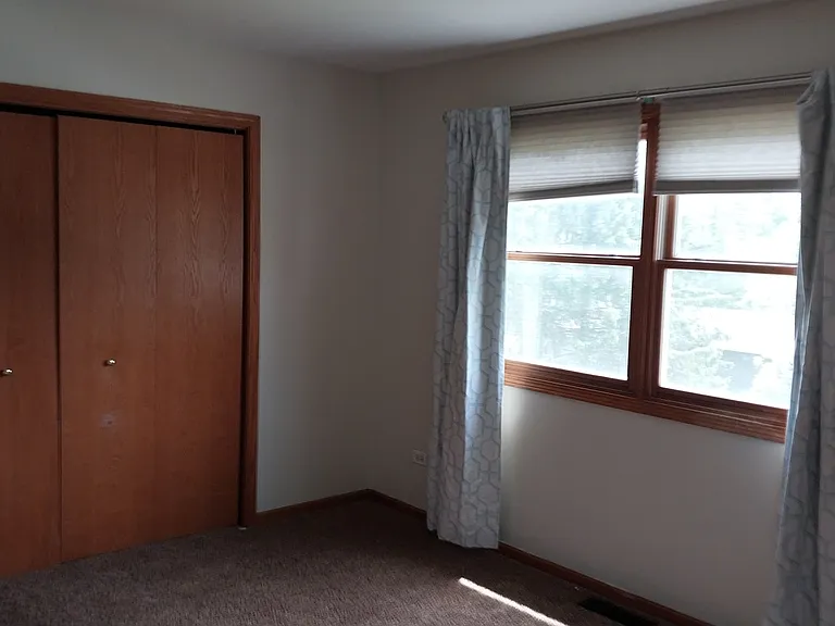 5420 Hillside Dr — Photo 16