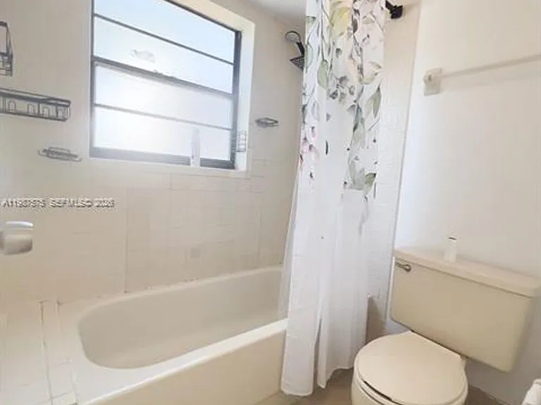 10550 NW 7th Ter #B7 — Photo 30