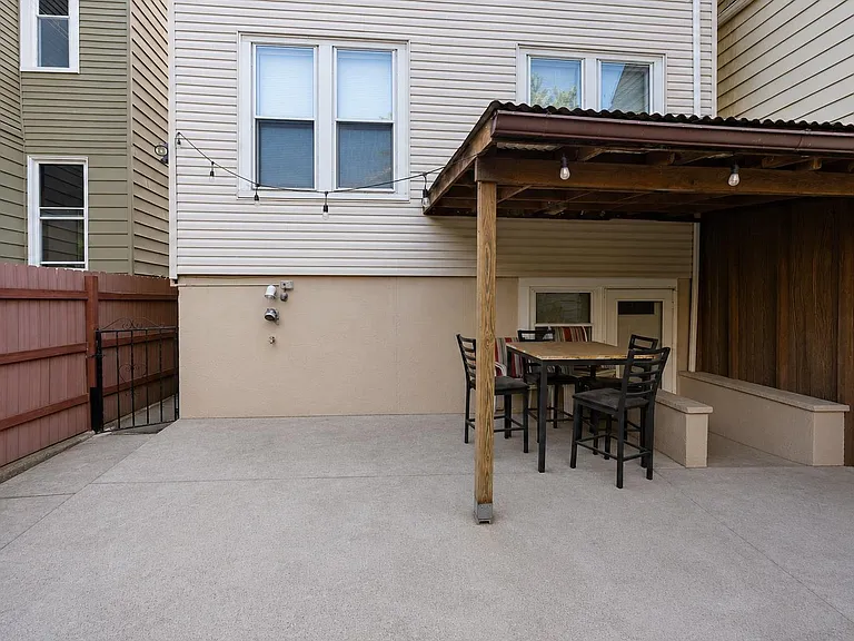 19 Hawthorne Ave #1 — Photo 23