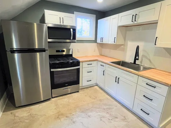 452 N Park St NE, Grand Rapids, MI 49525