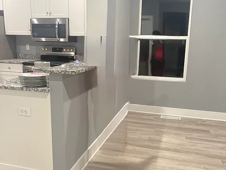 51 Hawthorne St SW — Photo 2