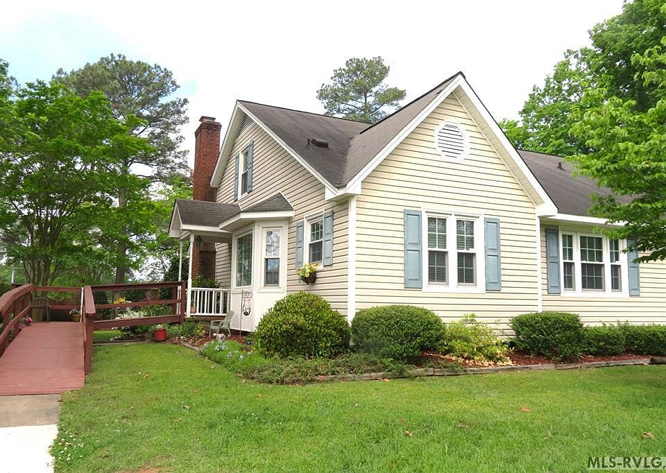 1st image of 108 Wicker Ct