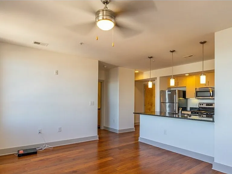 30 Franklin Apartments — Photo 32
