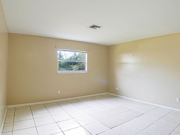 3rd image of 3213-3219 Broadway #4