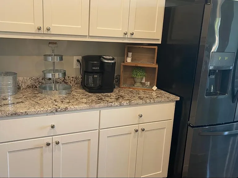 405 Myra Lynn Ln — Photo 5