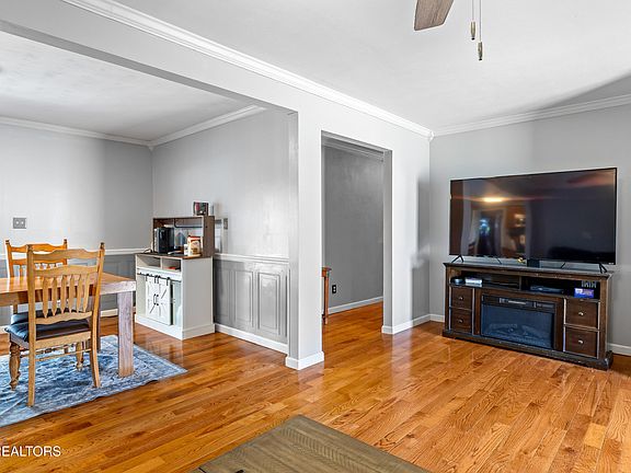 4th image of 135 Rhonda Way