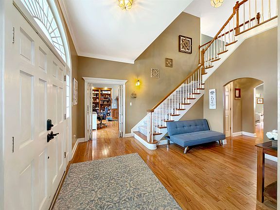 4th image of 549 McCormick Rd