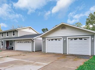 W2585 Long Meadow DRIVE, Elkhorn, WI 53121