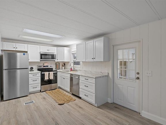 3rd image of 3450 Osage Dr