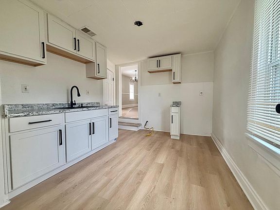 4th image of 7712 Dudley Ave #Up