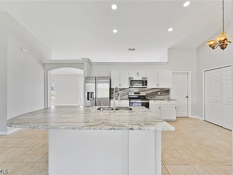 1240 NW 22nd Pl — Photo 15