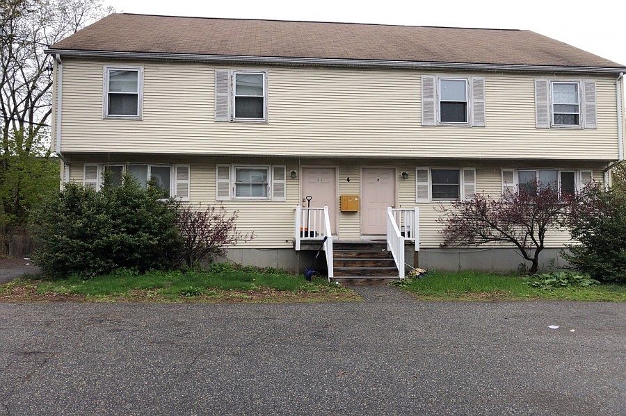 1st image of 4 Lowell Street Ct