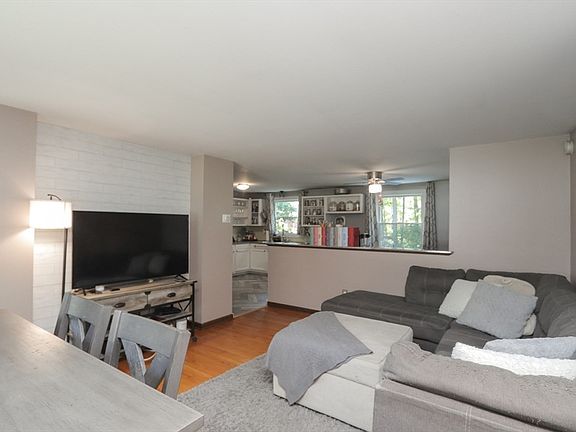5th image of 41 Rosedale Ave