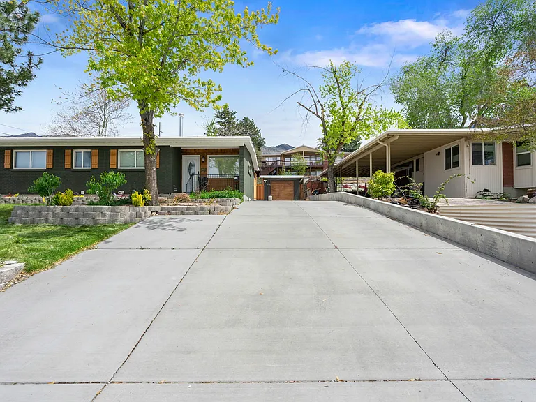 4085 S Olympic Way — Photo 1