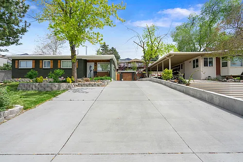 4085 S Olympic Way Photo 1