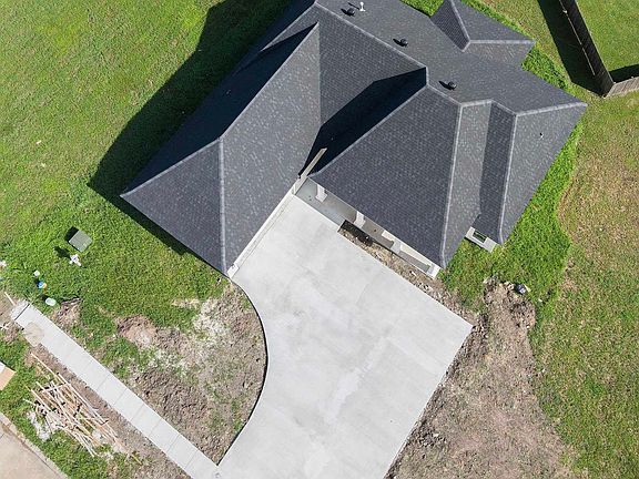 3rd image of 116 Clearwater Ln