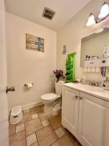 2520 Caswell Ln — Photo 9