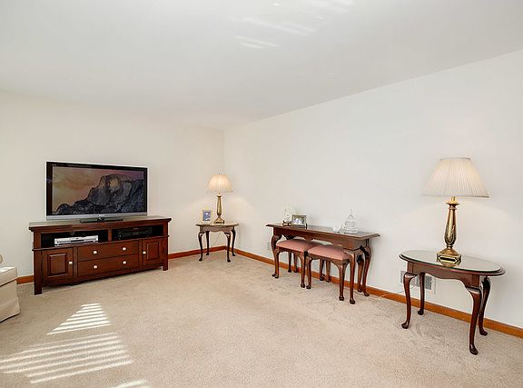 4th image of 6110 S McVicker Ave
