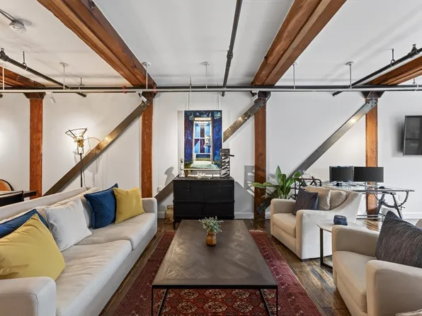 881 E 1st St Unit 203, South Boston, MA 02127