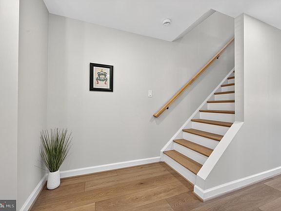 3rd image of 33 Dudley Ct #25