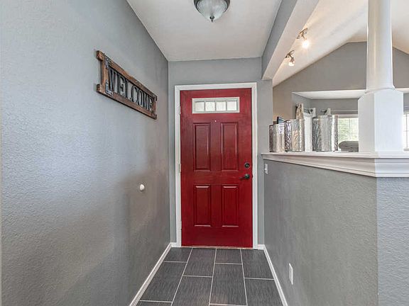 4th image of 507 N Harrington Dr