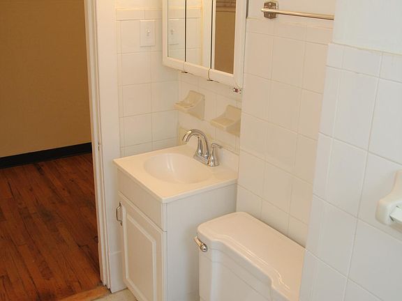 3rd image of 6508 Clayton Ave #A
