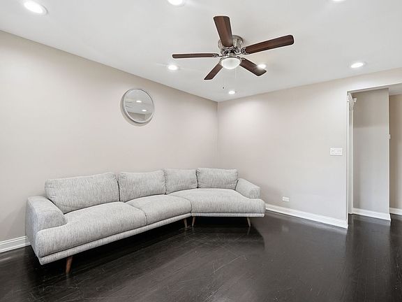 4th image of 5810 W 64th St