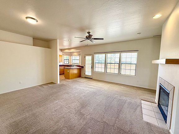 4th image of 1210 Gardenia Ln