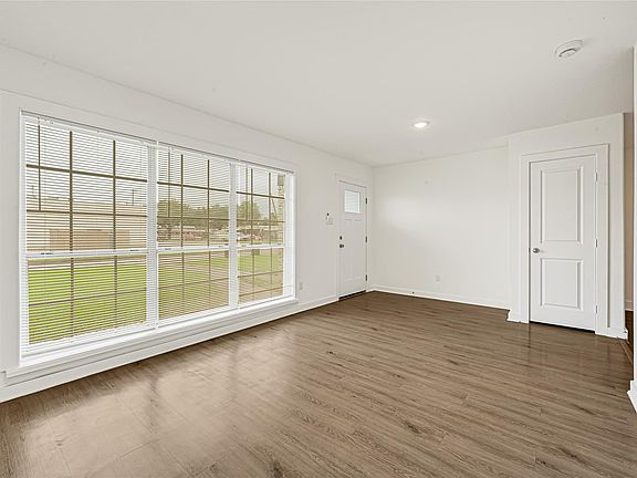 4th image of 7537 Westover St #B