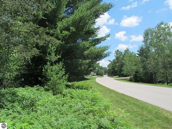 3rd image of 63 White Pine Dr #63
