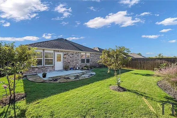 1109 Ainsley Ln — Photo 25