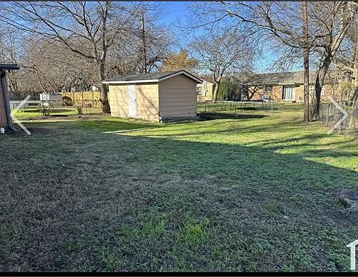 1703 W College St — Photo 14