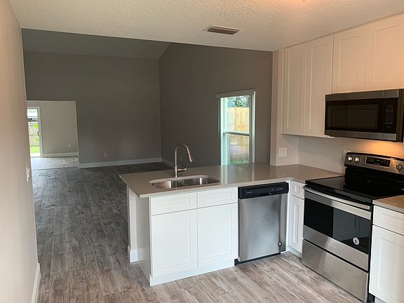 4th image of 1066 Gwyn Cir