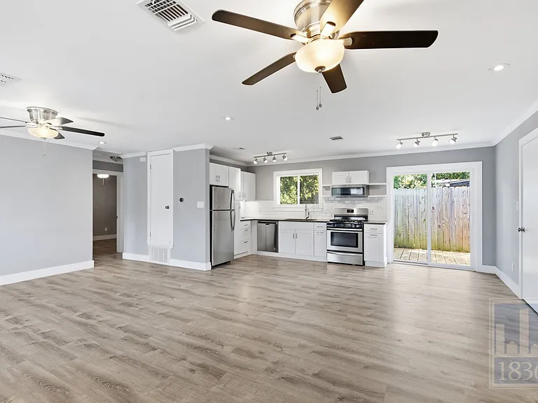 1103 Booker Ave #A — Photo 6